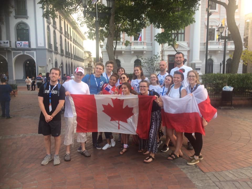 group picture of youth in Panama